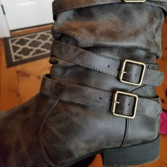 Sweater boots - Picture 2 of 2